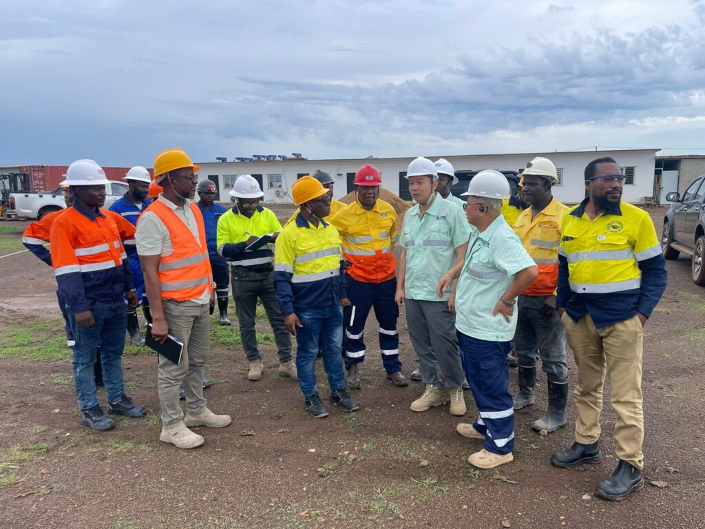 ACTING CHIEF INSPECTOR OF MINES VISITS EARL GROUP